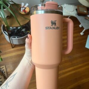 40oz Stanley - Salmon Pink!